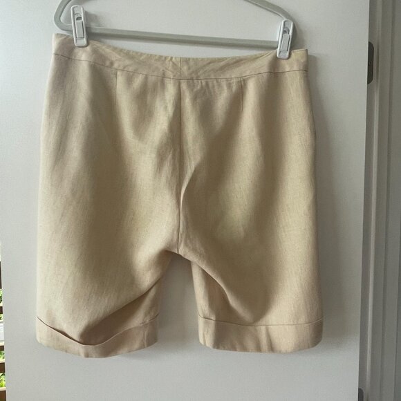 Neiman Marcus Exclusive Linen Bermuda Shorts‎ in Beige, Size 12 - Picture 2 of 7